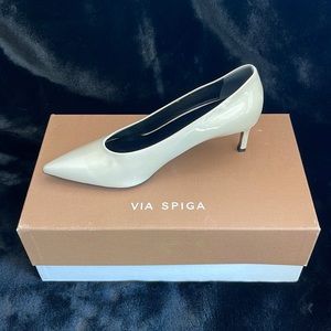 Via Spiga Ladies Bailey Pump in Bone Color Size 6.5 M